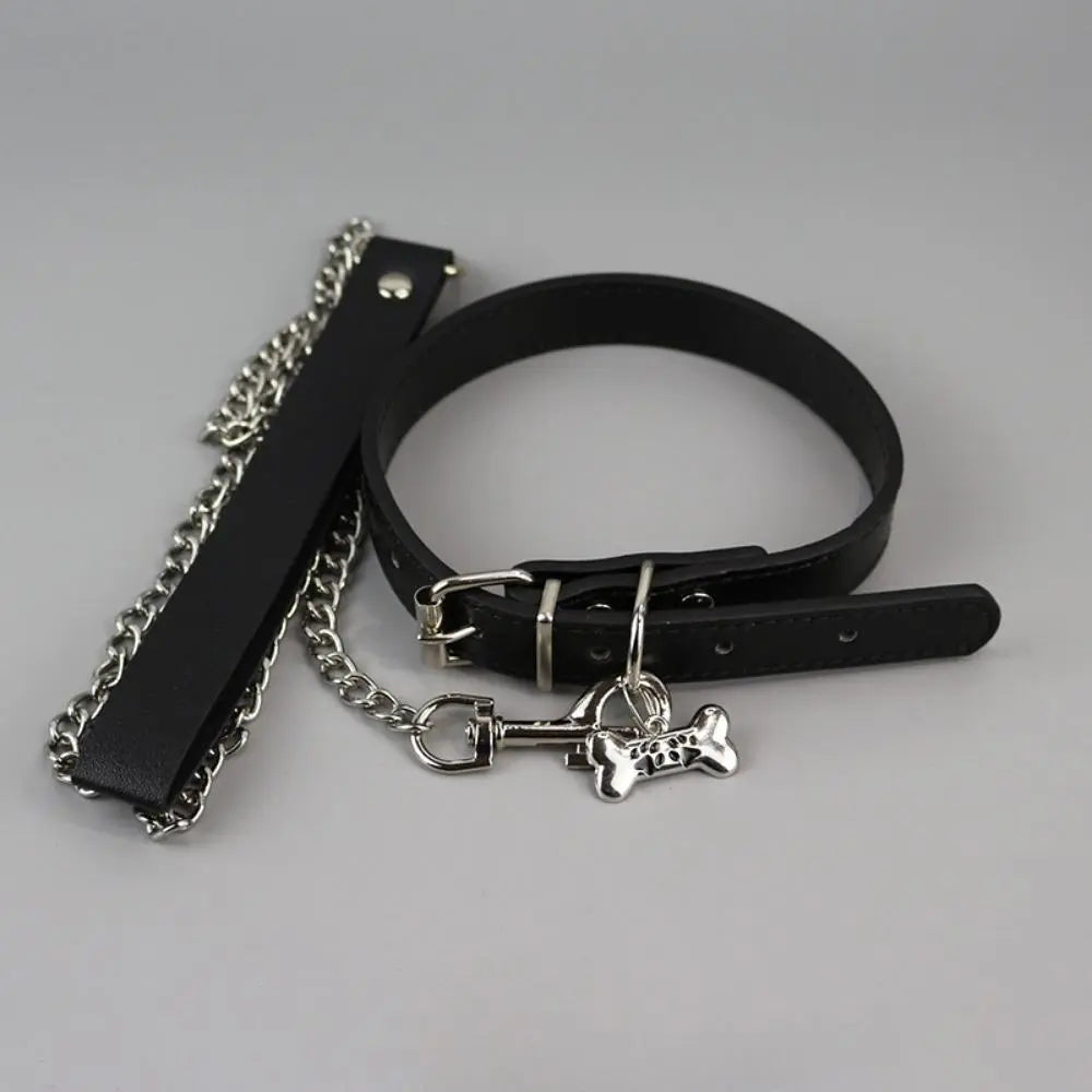 Gothic Punk PU Leather Choker with Bone Pendant, Durable Fashion Accessory, Includes Chain, Variable Length Adjustable Collar, Adult Unisex, Cosplay Party Gift, Accessories Adults, Women's Girlfriend Gift (Sports & Outdoor Protective Gear)