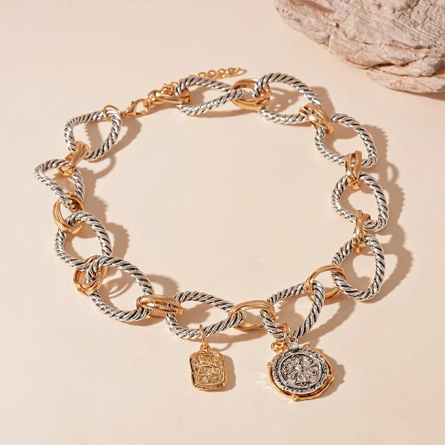 Unisex Vintage Alloy Coin Pendant Necklace - Casual Fashionable Jewelry Accessories, Choose Gold/Silver Clips, Matelasse Chain, Personalized Costume Jewelry, Ideal for Daily Wear & Summer Events, Vintage Metal Look Fit