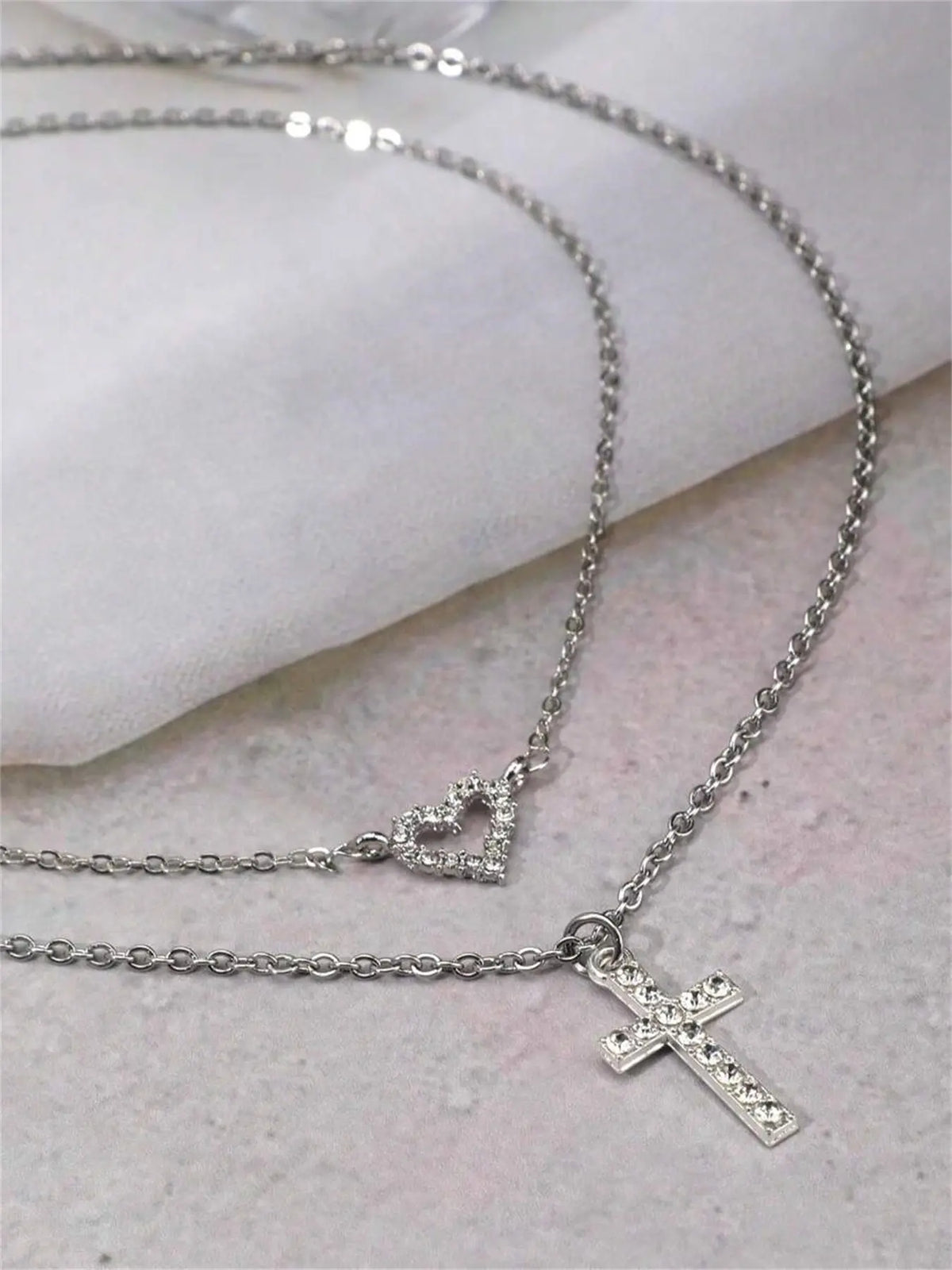 2pcs Luxury Rhinestone Cross Chain Design & Heart Pendants, Faith Necklace, Multi-Layer Necklace Set, Elegant Exquisite Jewelry Gift for Women, Perfect for Valentine's & Mother's Day