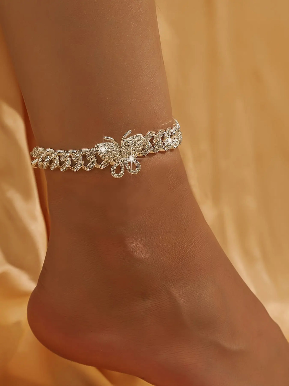 Trendy Individual Hip Hop Cuban Chain Sparkling Full Diamond Butterfly Anklet, Dainty Layered Anklet, Fashionable Jewelry Accessory for Stylish Look, Trendy Jewellery Accessories