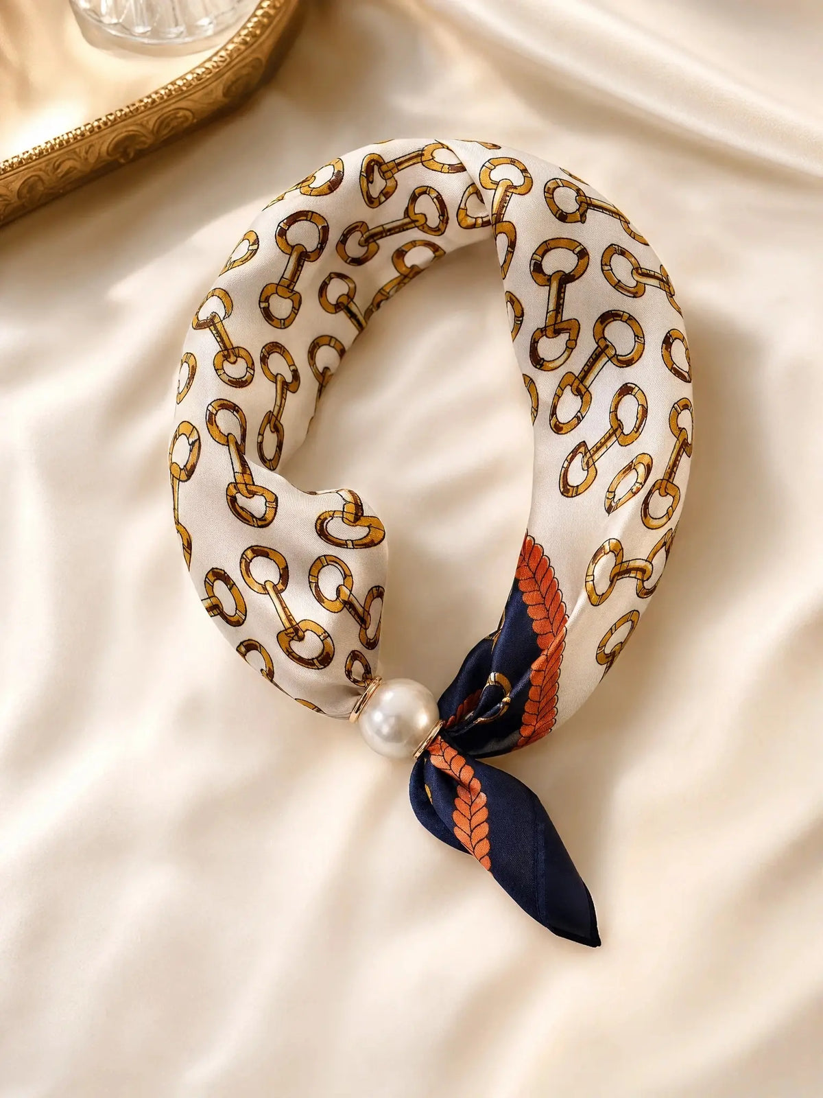 Pearl Necklace with Magnetic Buckle and Scarf Pendant, Elegant Stylish Women's Scarf for All Seasons, Fashionable Accessory for Gifts