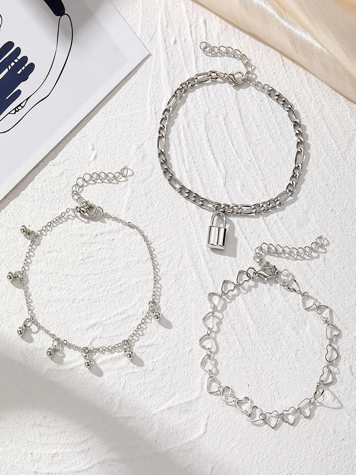 3pcs/set Women's Fashion Hollow Out Heart Lock Charm Anklet, Casual Trendy Multilayer Anklet, Dainty Layered Anklet, Layered Anklet, Body Jewelry, Foot Jewelry For Women & Girls, Fashionable Jewelry, Fashionable Accessory, Fashion Cool Accessories