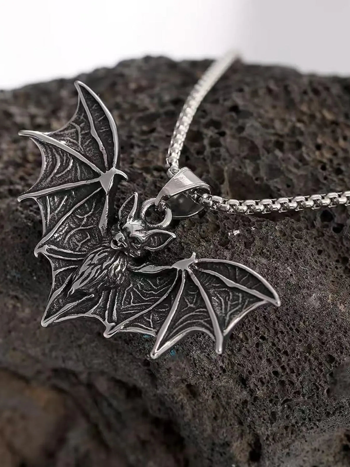 Gothic Bat Pendant Necklace, Fashion Necklace, Stainless Steel Vampire Bat Jewelry, Chain Jewelry, Halloween Goth Accessories for Men, Gothic Witch Jewelry, Jewelry Gift, Chain Necklaces