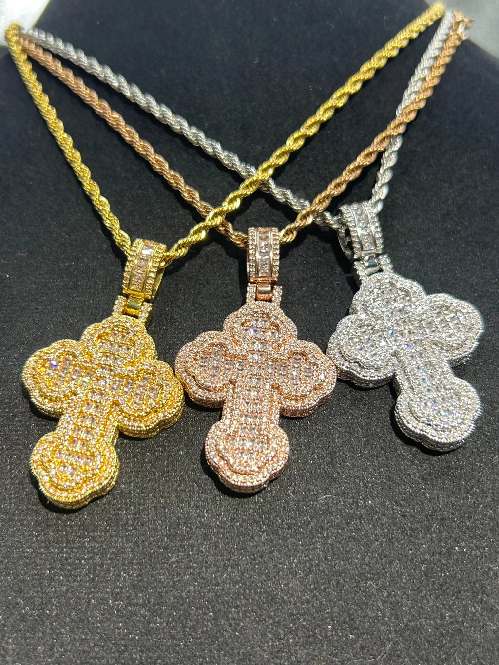 Four-Leaf Clover Cross Pendant Necklace for Men and Women, Trendy Rhinestone Embellishment Brass Zircon Charm, Hip Hop Style Jewelry, Cross Design Necklace, Cross Necklaces