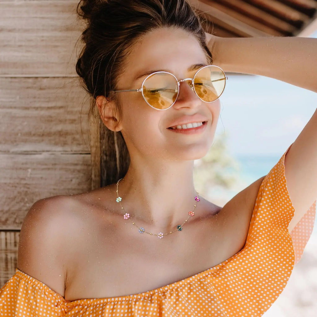 Women's Dainty Pearl Choker Necklaces Set - Gold-Plated Stainless Steel, Gold Flower Pendant, Daily Wear Necklace, Daisy Costume & Birthday Gift,sohochic