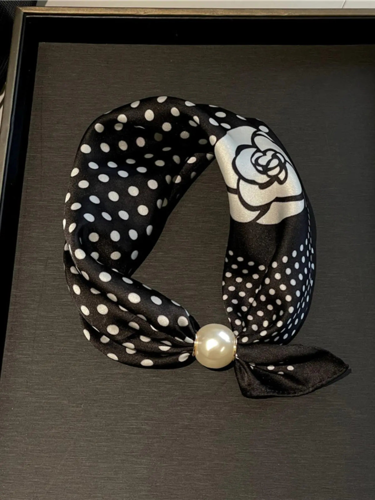 Pearl Necklace with Magnetic Buckle and Scarf Pendant, Elegant Stylish Women's Scarf for All Seasons, Fashionable Accessory for Gifts