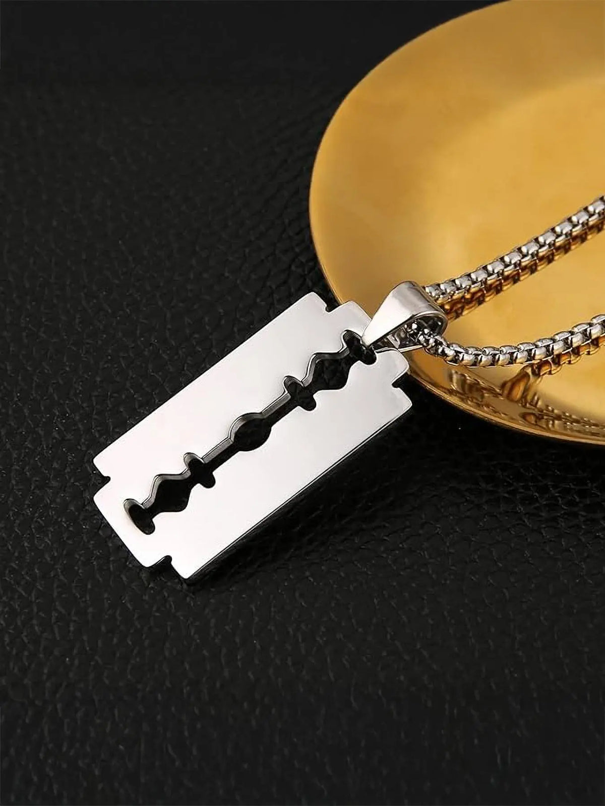 Hiphop Razor Pendant Necklace, Fashion Necklace, Cool Hiphop Style Streetwear Statement Jewelry Gift, Unique Trendy Sweater Chain, Cuban Link Design Chain, Stainless Steel Necklaces, Casual All Seasons