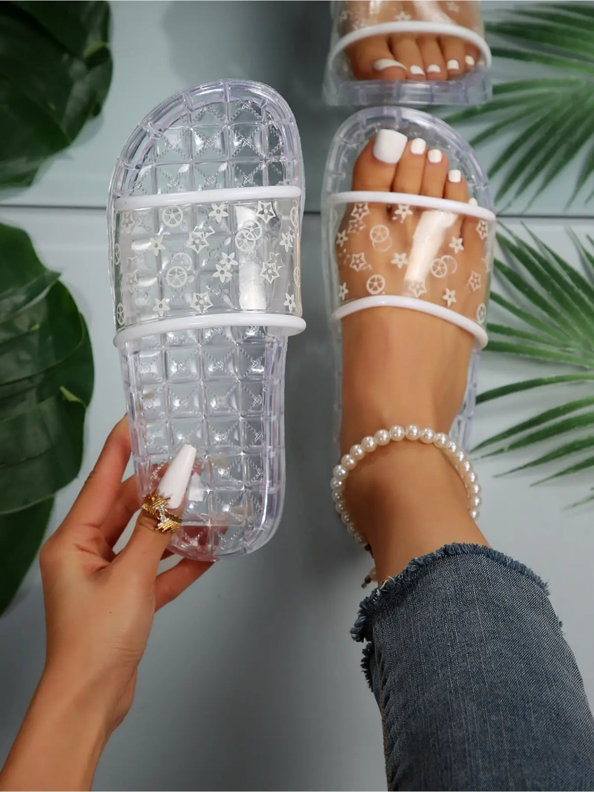 Shell Anklet + Transparent Printed Slides | The ULTIMATE Summer Vibe Outfit Combo!