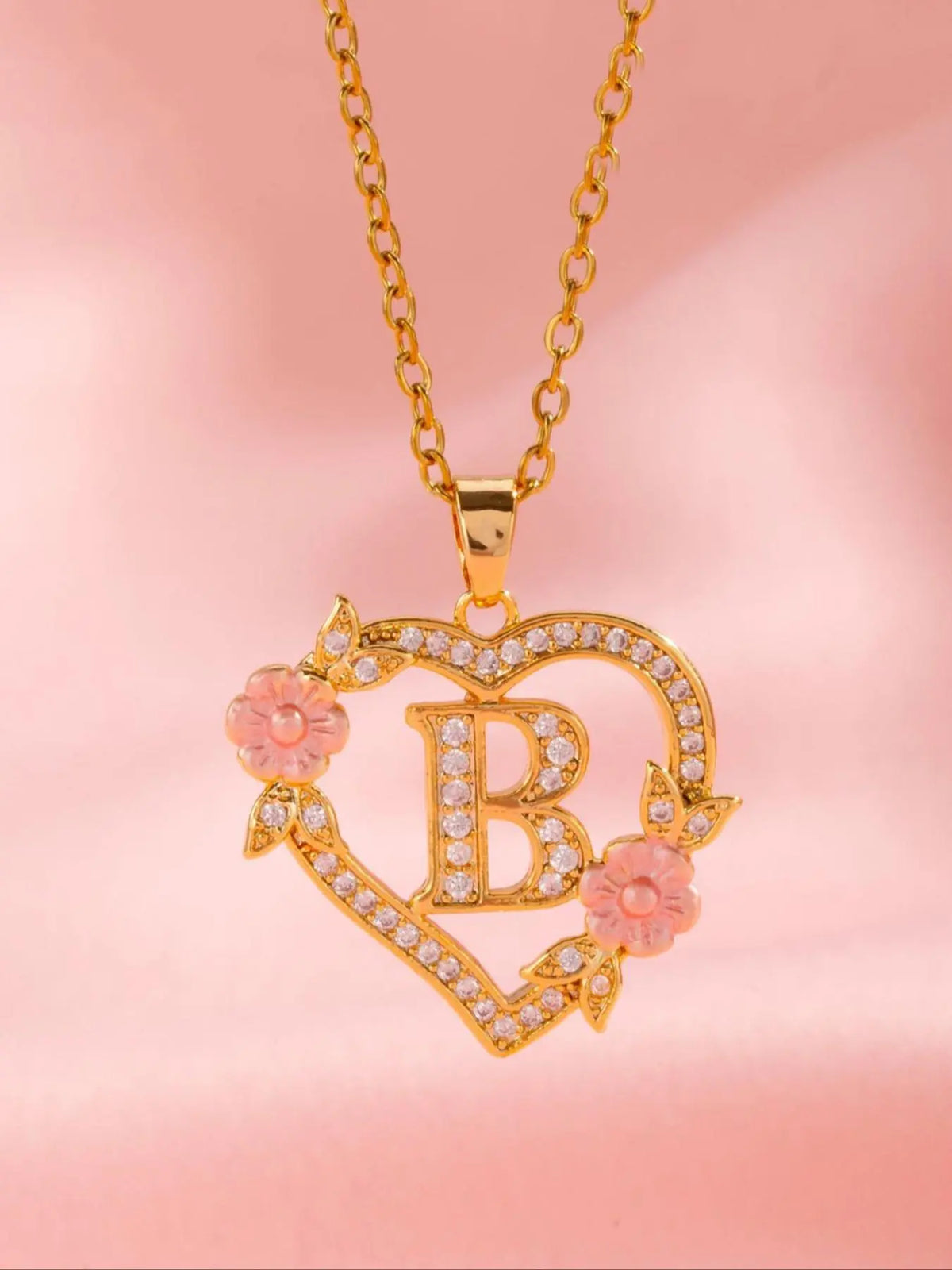 Initials Heart Shaped Pendant Necklace, Alphabet Detail Pendant, Exquisite Jewelry Gift, Rhinestone Decorated Alphabet Necklace, Artificial Zircon Decor Jewelry for Party, Daily Clothing Decor, Heart Design Jewelry, Zirconia Alphabet Pendant