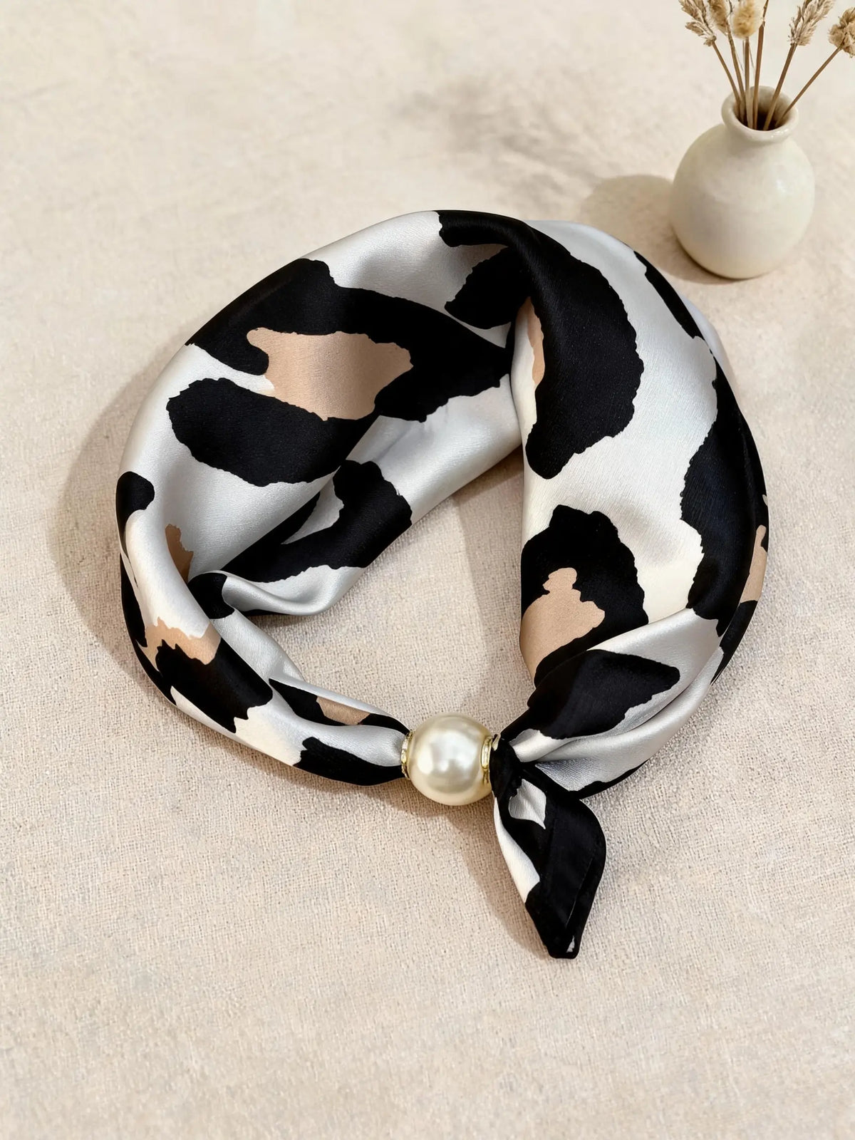 Pearl Necklace with Magnetic Buckle and Scarf Pendant, Elegant Stylish Women's Scarf for All Seasons, Fashionable Accessory for Gifts