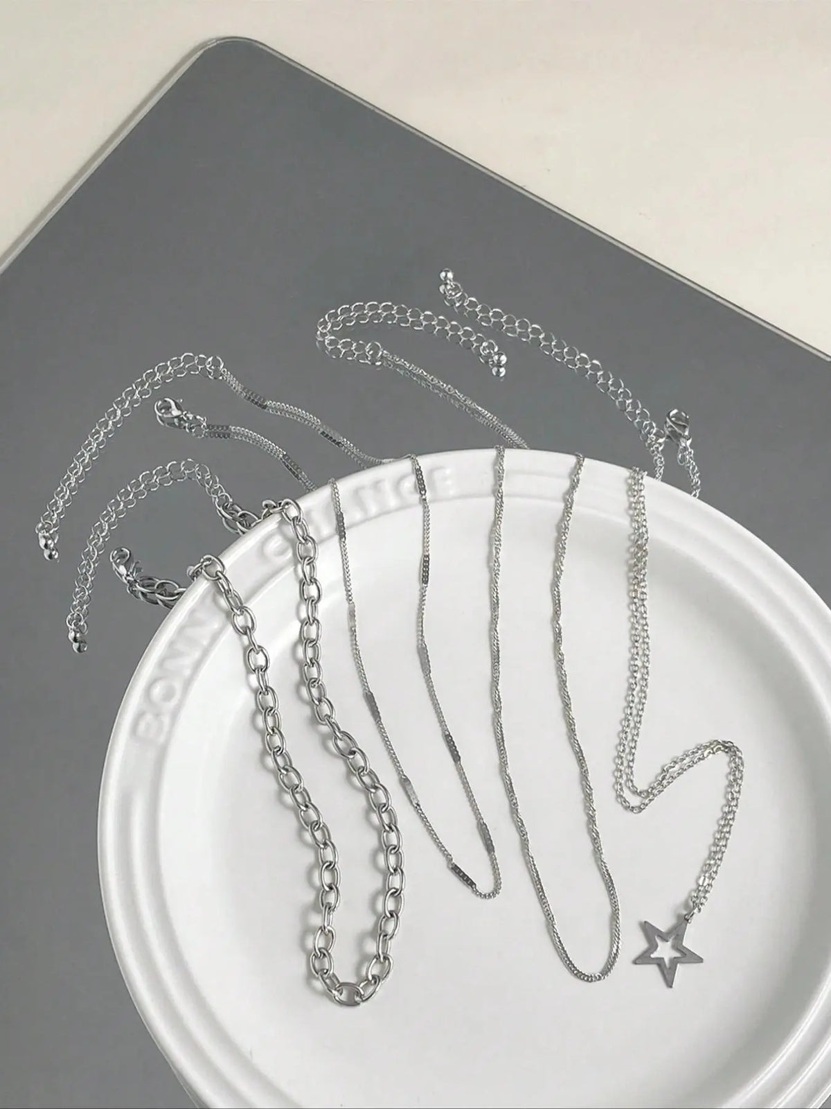 4-Piece Punk Style Star Pendant Alloy Necklace Set, Unique Layered Design, Ideal Gift for Punk Fashion Lovers, Modern Versatile Accessories, Streetwear Statement Jewelry, Fashion Cool Accessories