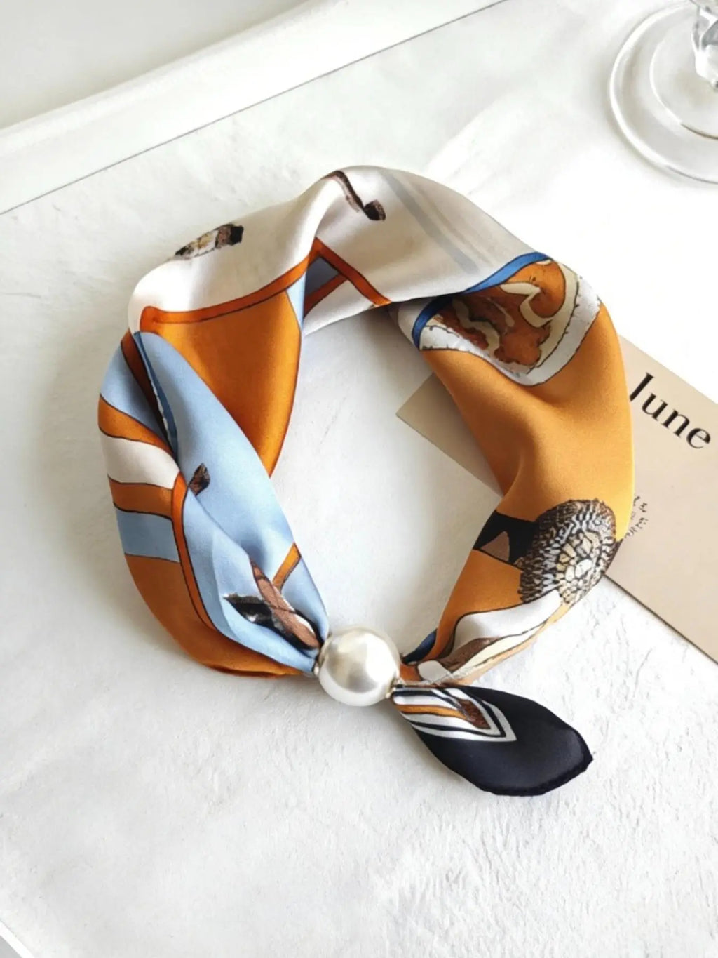 Pearl Necklace with Magnetic Buckle and Scarf Pendant, Elegant Stylish Women's Scarf for All Seasons, Fashionable Accessory for Gifts