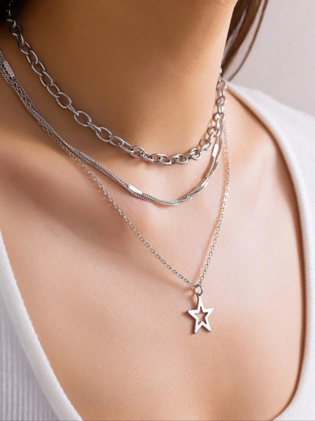4-Piece Punk Style Star Pendant Alloy Necklace Set, Unique Layered Design, Ideal Gift for Punk Fashion Lovers, Modern Versatile Accessories, Streetwear Statement Jewelry, Fashion Cool Accessories