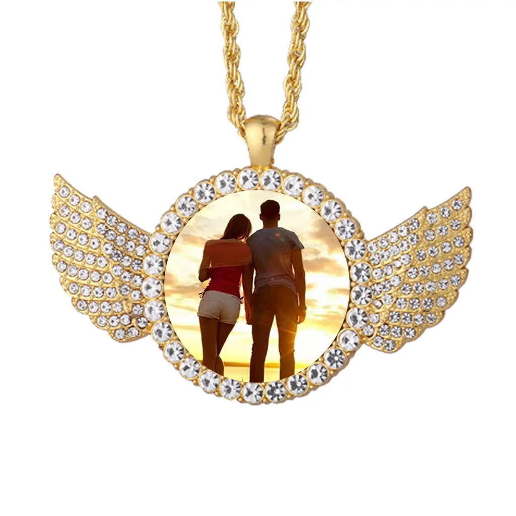 Personalized photo necklace for men and women, fashionable hip-hop angel wing pendant necklace, gift necklace for couples and mothers