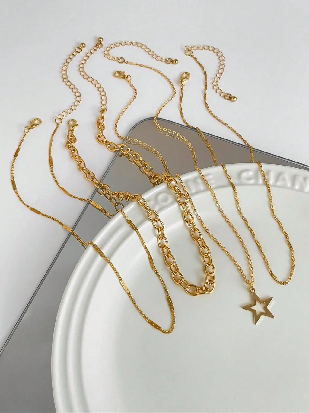 4-Piece Punk Style Star Pendant Alloy Necklace Set, Unique Layered Design, Ideal Gift for Punk Fashion Lovers, Modern Versatile Accessories, Streetwear Statement Jewelry, Fashion Cool Accessories