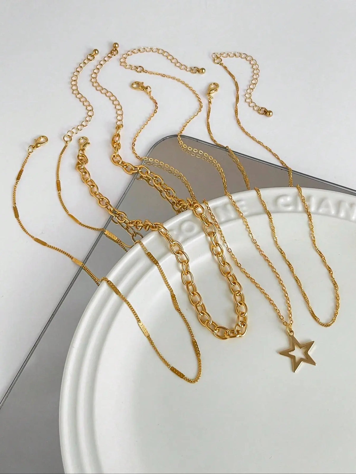 4-Piece Punk Style Star Pendant Alloy Necklace Set, Unique Layered Design, Ideal Gift for Punk Fashion Lovers, Modern Versatile Accessories, Streetwear Statement Jewelry, Fashion Cool Accessories