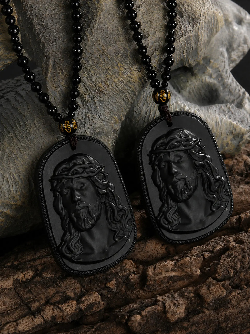 Saint Jude Pendant Necklace, Vintage Guardian Figure Carving Pendant, Gothic Atmosphere Beaded Necklace, Catholic Christian Religious Jewelry，San Judas Tadeo, Collar San Judas, Men's Necklace，Pendants of Jesus and Our Lady of Guadalupe, Catholic