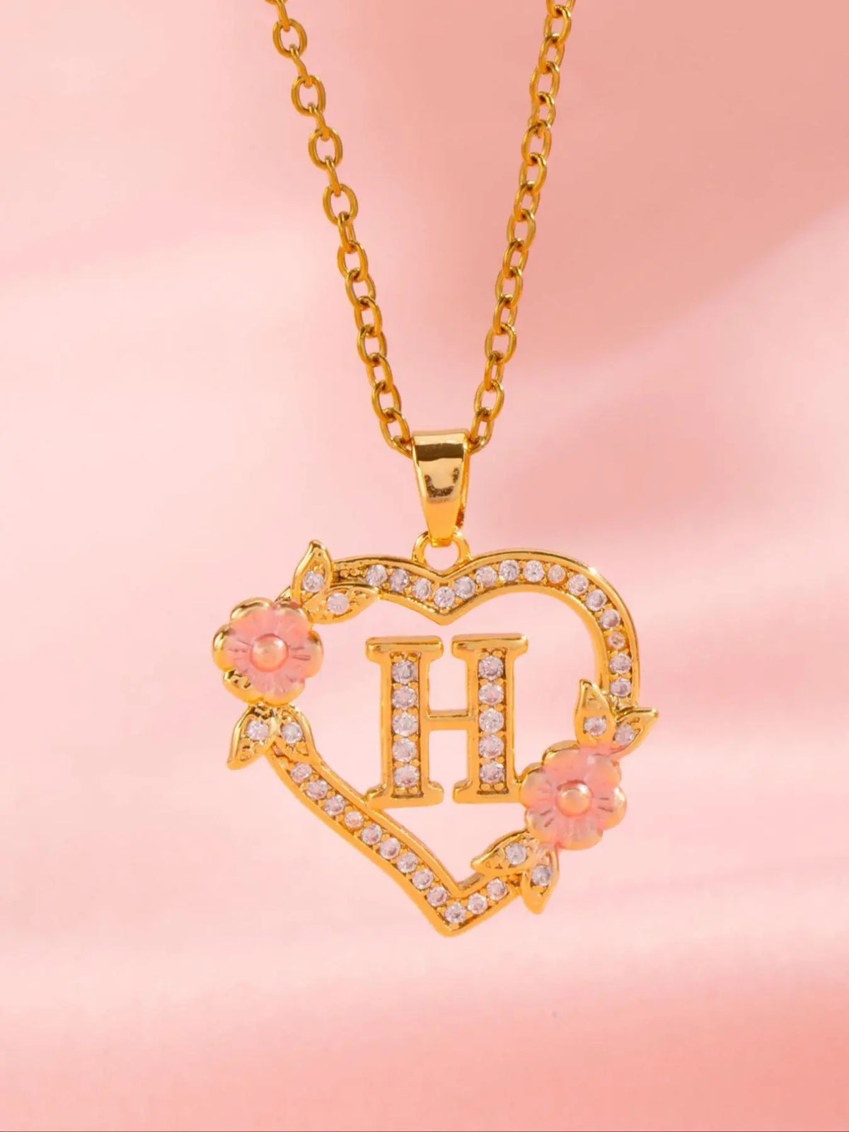 Initials Heart Shaped Pendant Necklace, Alphabet Detail Pendant, Exquisite Jewelry Gift, Rhinestone Decorated Alphabet Necklace, Artificial Zircon Decor Jewelry for Party, Daily Clothing Decor, Heart Design Jewelry, Zirconia Alphabet Pendant