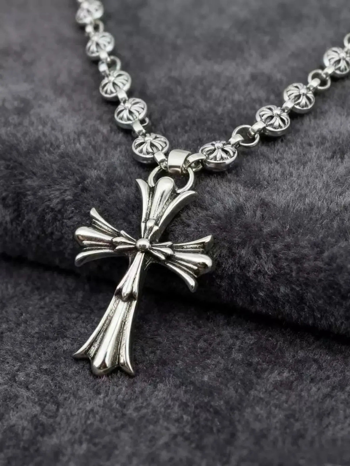 Set of 2 Retro Gothic Cross Necklaces, Unisex Punk Sword Jewelry, Hip Hop Iron Chain, Punk Style Necklace, Perfect Gift for Men & Women, All Seasons, Alloy Necklace