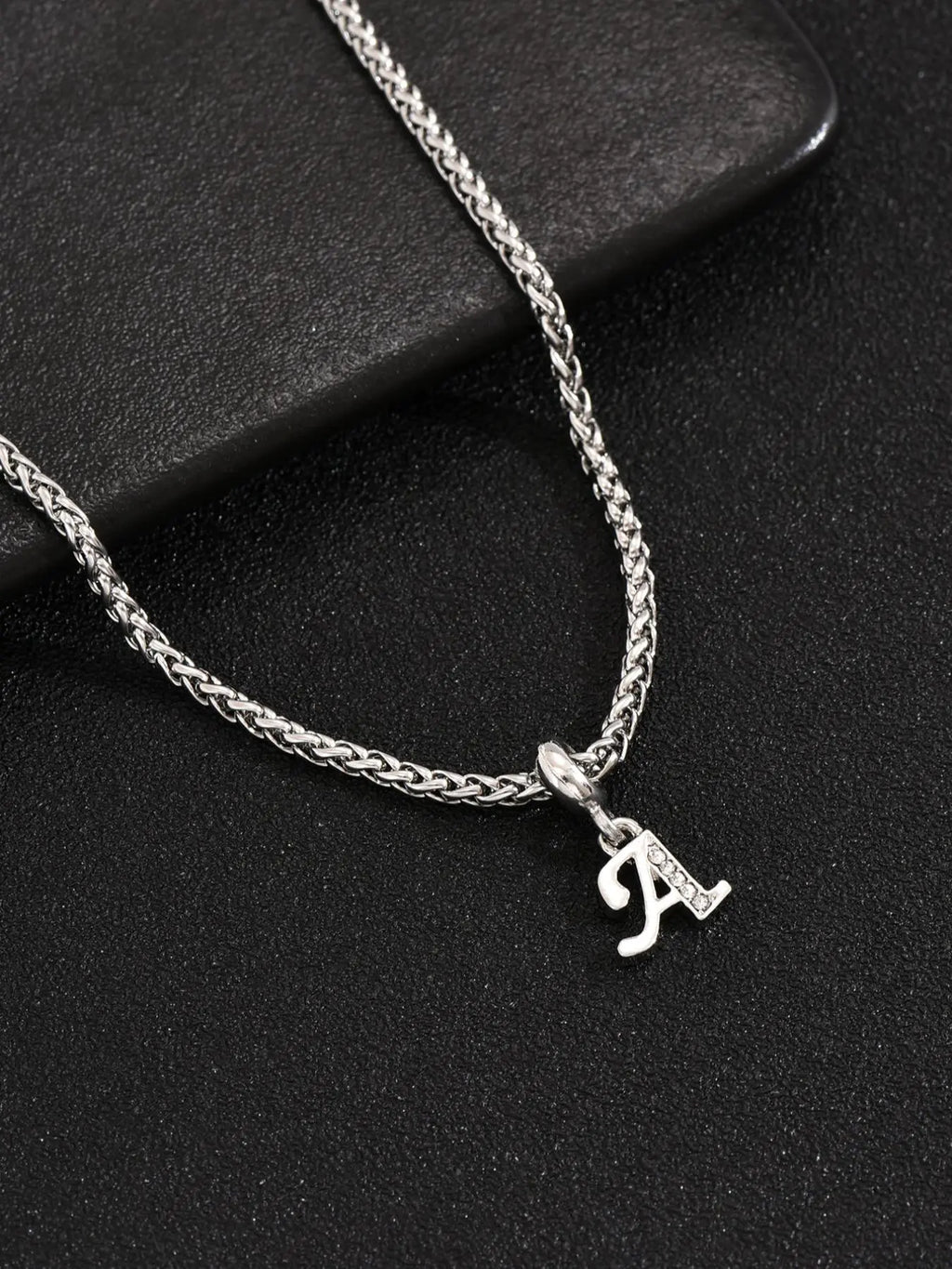 Initial Letter Detail Pendant Necklace, Fashion Stainless Steel Alphabet Jewelry for Men and Women, Trendy All-Match Exquisite Neck Accessory, for Party and Daily Wear, Birthday Gift