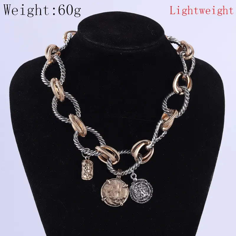 Unisex Vintage Alloy Coin Pendant Necklace - Casual Fashionable Jewelry Accessories, Choose Gold/Silver Clips, Matelasse Chain, Personalized Costume Jewelry, Ideal for Daily Wear & Summer Events, Vintage Metal Look Fit