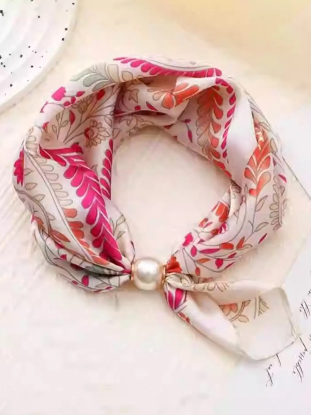 Pearl Necklace with Magnetic Buckle and Scarf Pendant, Elegant Stylish Women's Scarf for All Seasons, Fashionable Accessory for Gifts