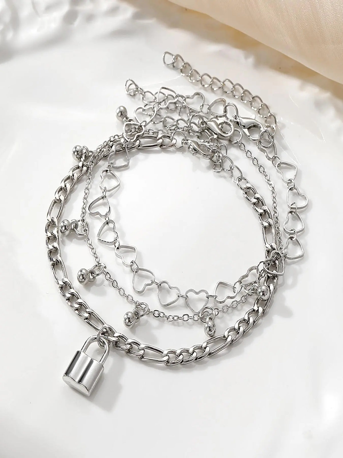3pcs/set Women's Fashion Hollow Out Heart Lock Charm Anklet, Casual Trendy Multilayer Anklet, Dainty Layered Anklet, Layered Anklet, Body Jewelry, Foot Jewelry For Women & Girls, Fashionable Jewelry, Fashionable Accessory, Fashion Cool Accessories