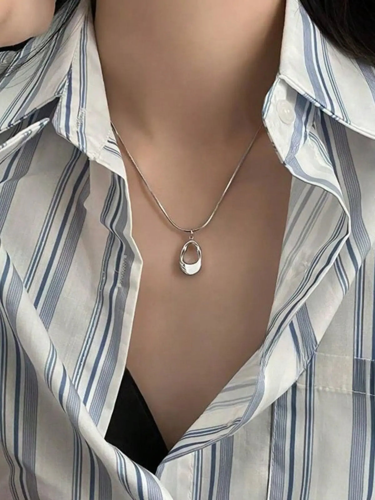 French Simple Daily Commute Versatile Irregular Hollow Water Drop Pendant Stainless Steel Fashion Accessory Necklace, Unisex Fashion Design Jewelry, Minimalist Chain Necklaces