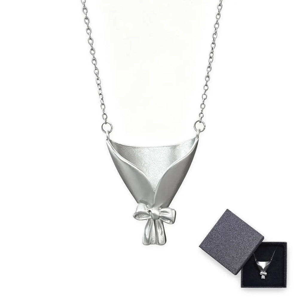 DIY Bouquet Necklace Create your own custom floral accessory by inserting dried or fresh stems. Holiday gifts for friends and family